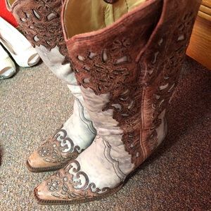 Women's cowboy boots